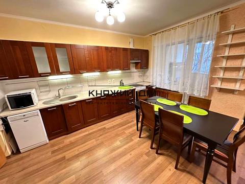 квартира за адресою Анни Ахматової вул., 33