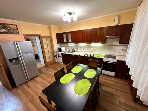 квартира за адресою Анни Ахматової вул., 33