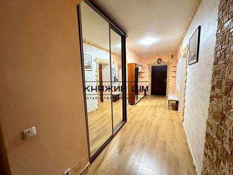 квартира за адресою Анни Ахматової вул., 33