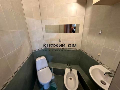 квартира за адресою Анни Ахматової вул., 33