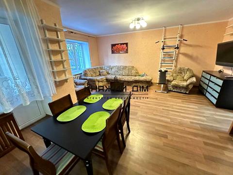 квартира за адресою Анни Ахматової вул., 33