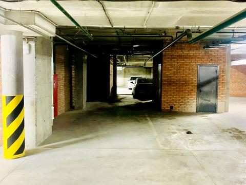 паркомісце за адресою Ростиславська вул. (Маршала Рибалка), 5-А