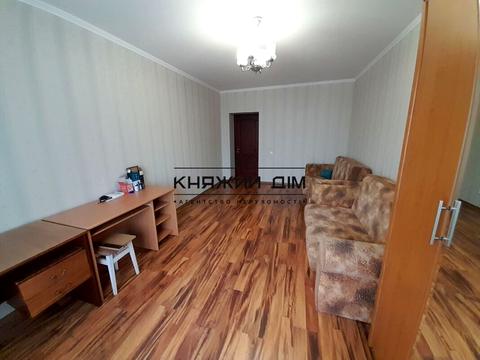 квартира за адресою Анни Ахматової вул., 31