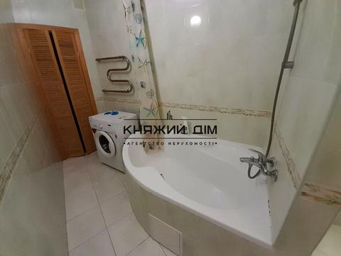 квартира за адресою Анни Ахматової вул., 31