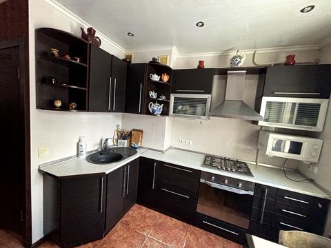 квартира за адресою Євгена Коновальця бульв. (Маршала Конєва), 7