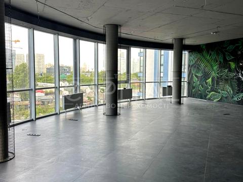 комерційна за адресою Центральна вул., 21-А