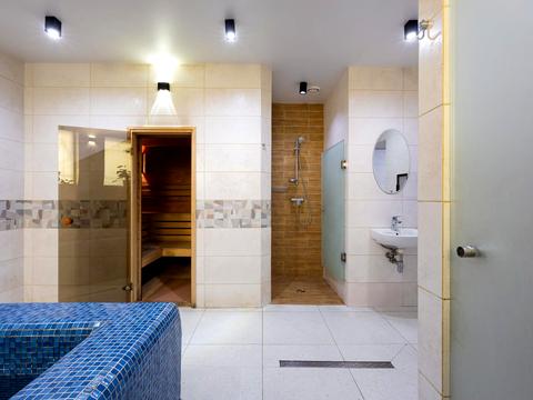 комерційна за адресою Київська вул., 1