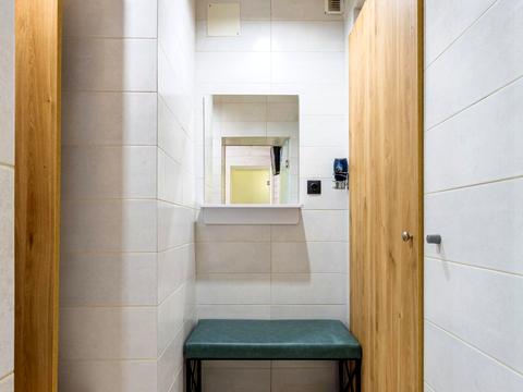 комерційна за адресою Київська вул., 1