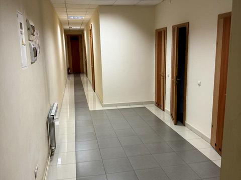 комерційна за адресою Богдана Хмельницького вул., 172