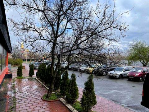 комерційна за адресою Володимира Івасюка просп. (Героїв Сталінграду), 20-А