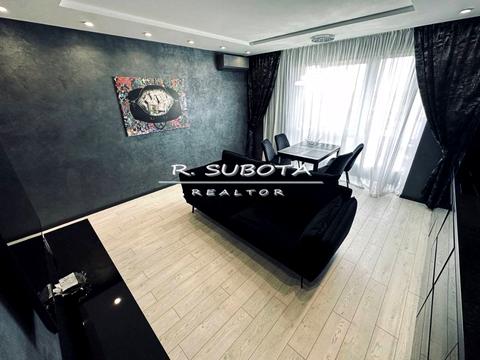 квартира по адресу Светлова ул., 42-А