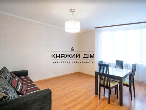 квартира за адресою Дніпровська набережна вул., 25