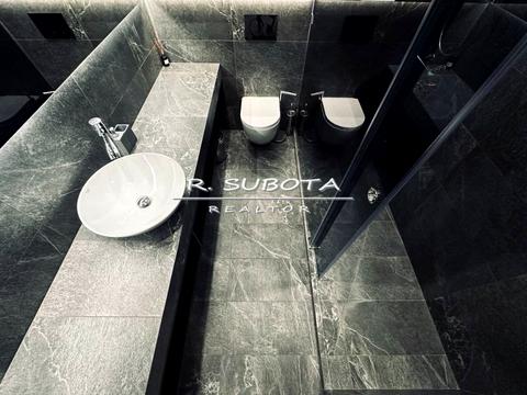 квартира по адресу Светлова ул., 42-А