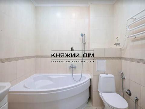 квартира за адресою Дніпровська набережна вул., 25