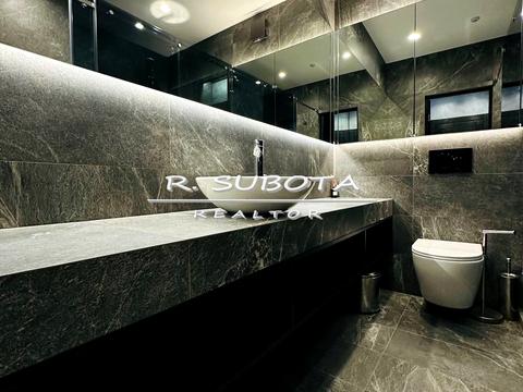 квартира по адресу Светлова ул., 42-А