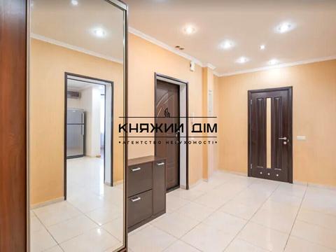 квартира за адресою Дніпровська набережна вул., 25