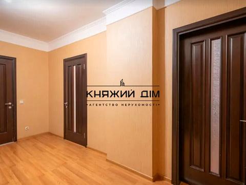 квартира за адресою Дніпровська набережна вул., 25