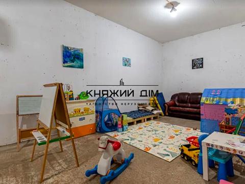 квартира за адресою Дніпровська набережна вул., 25