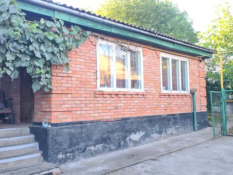 будинок за адресою Вишнева, 1