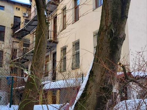 комерційна за адресою Зелена вул., 46