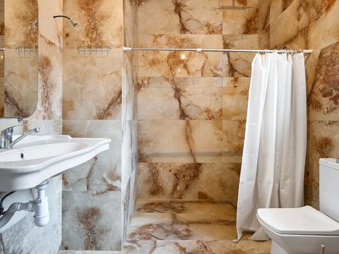 коммерческая по адресу Івана Мазепи, 20