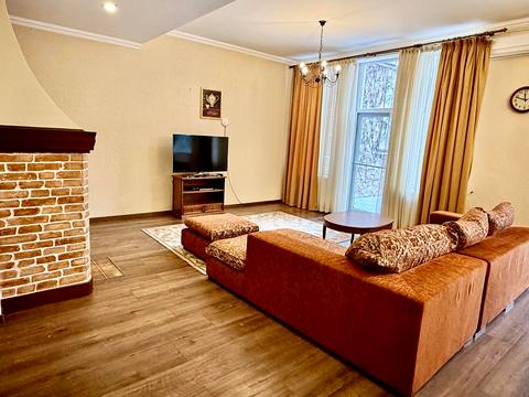 будинок за адресою Лугова вул.