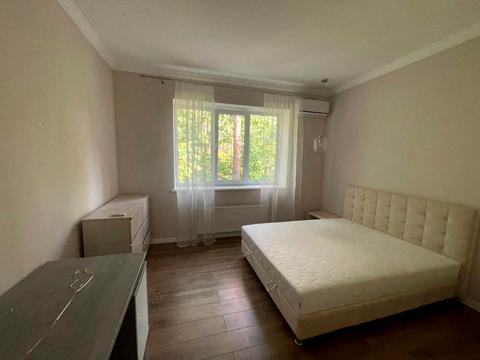 будинок за адресою смт. Козин, Київська вул.