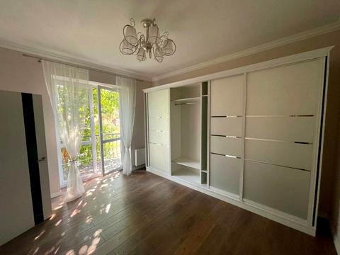 будинок за адресою смт. Козин, Київська вул.