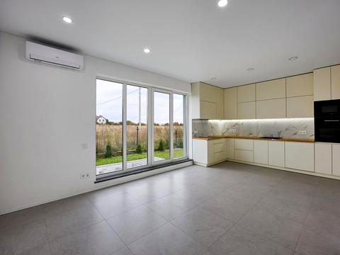 будинок за адресою с. Чишки, Жасминова