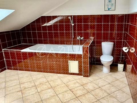 будинок за адресою Лугова