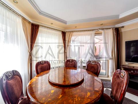 будинок за адресою с. Требухів, Броварська вул.