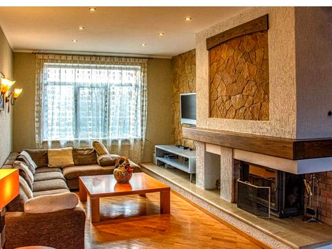 будинок за адресою с. Козин, старокиївська