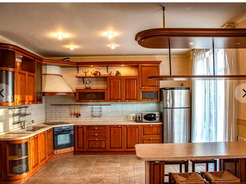 будинок за адресою с. Козин, старокиївська