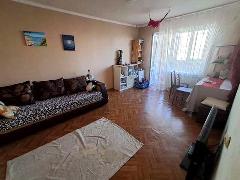 квартира за адресою Ревуцького вул., 8