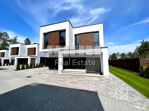 будинок за адресою Набережна вул.