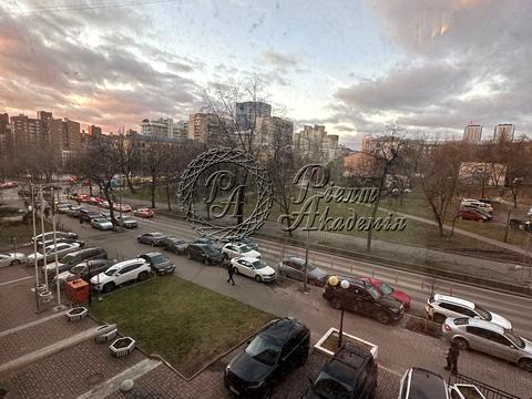 комерційна за адресою Ковпака вул., 17