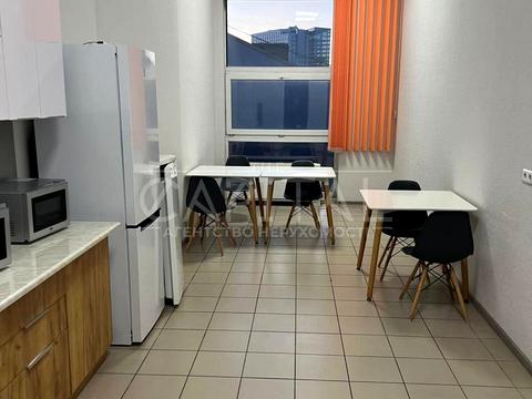 комерційна за адресою Велика Васильківська вул. (Червоноармійська), 72