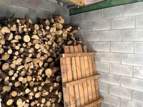 будинок за адресою с. Петропавлівська борщагівка, паркова