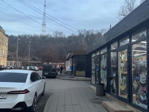 комерційна за адресою Богдана Хмельницького вул., 53