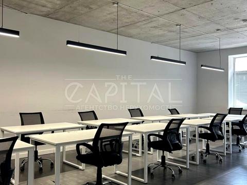 комерційна за адресою Лесі Українки бульв., 7-Б