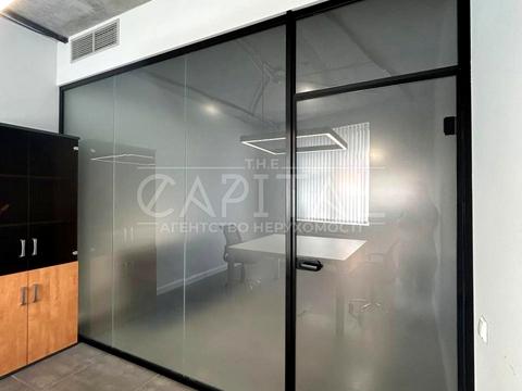 комерційна за адресою Лесі Українки бульв., 7-Б