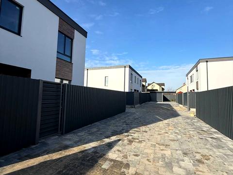 будинок за адресою Михайла Булгакова вул.