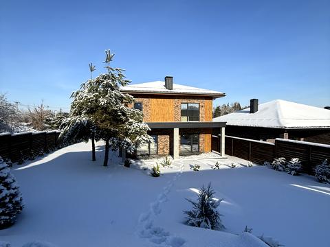 будинок за адресою Центральна вул.