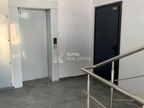 комерційна за адресою Андрія Верхогляда вул. (Михайла Драгомирова), 14-А