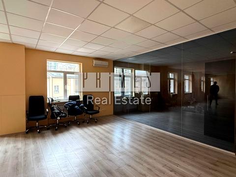 коммерческая по адресу Глибочицька, 40