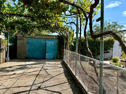 будинок за адресою с. Бурдівка, Центральна