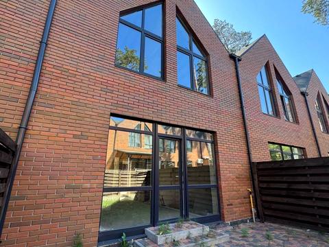 будинок за адресою Лісова