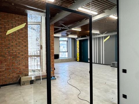 комерційна за адресою Болсуновська вул. (Сергія Струтинського), 4