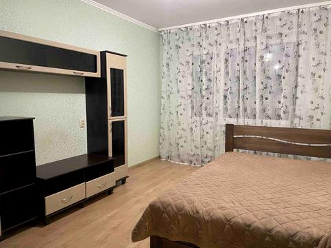 квартира за адресою Рівне, Андрія Мельника вул., 16