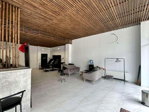 комерційна за адресою Валерія Самофалова вул. (Каманіна), 20